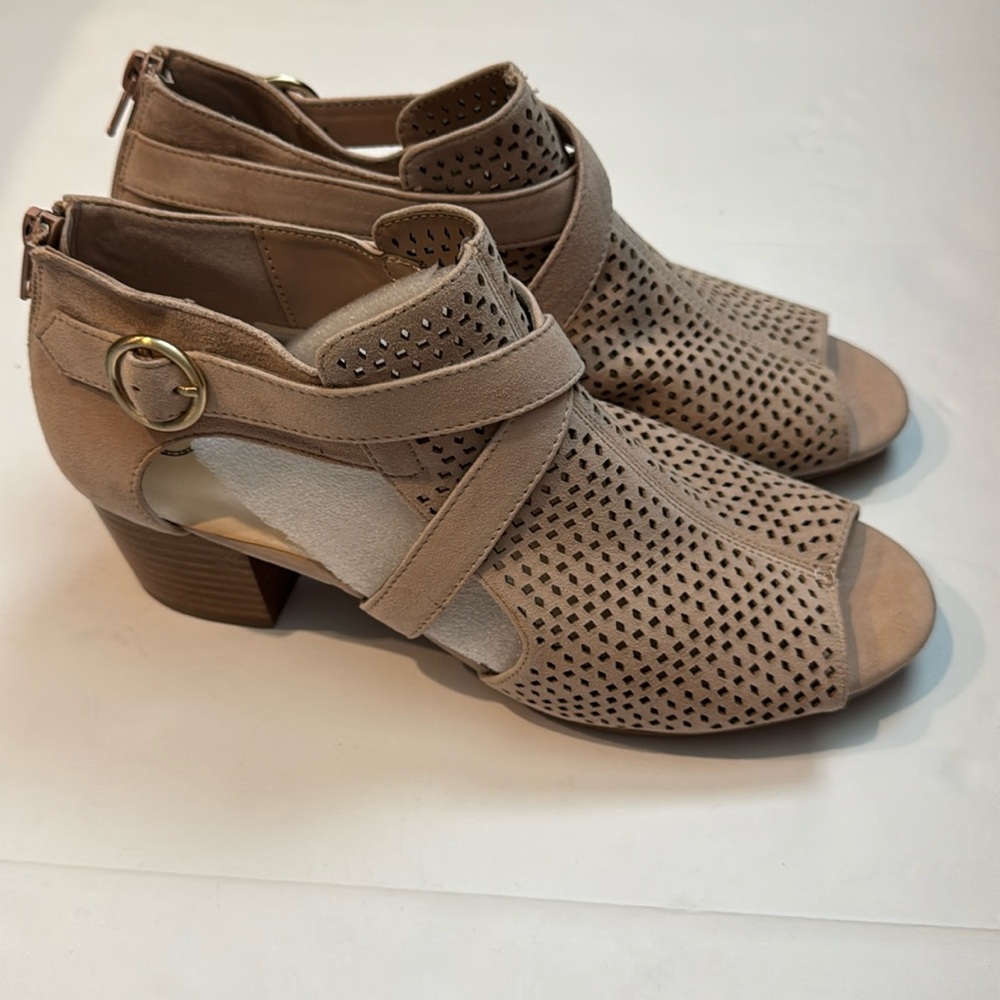 Size 9 WW